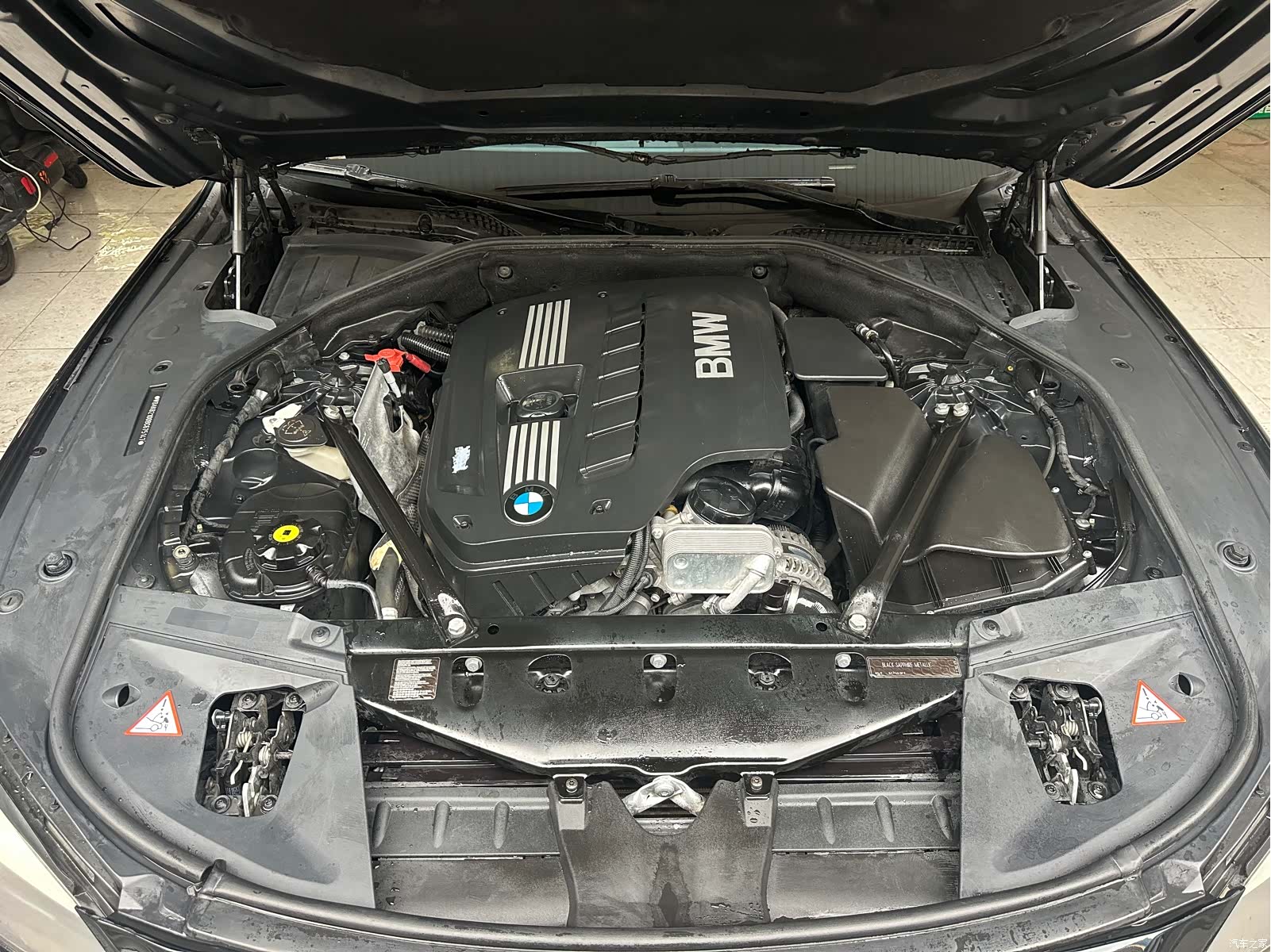 BMW 7 Series, 2011 24