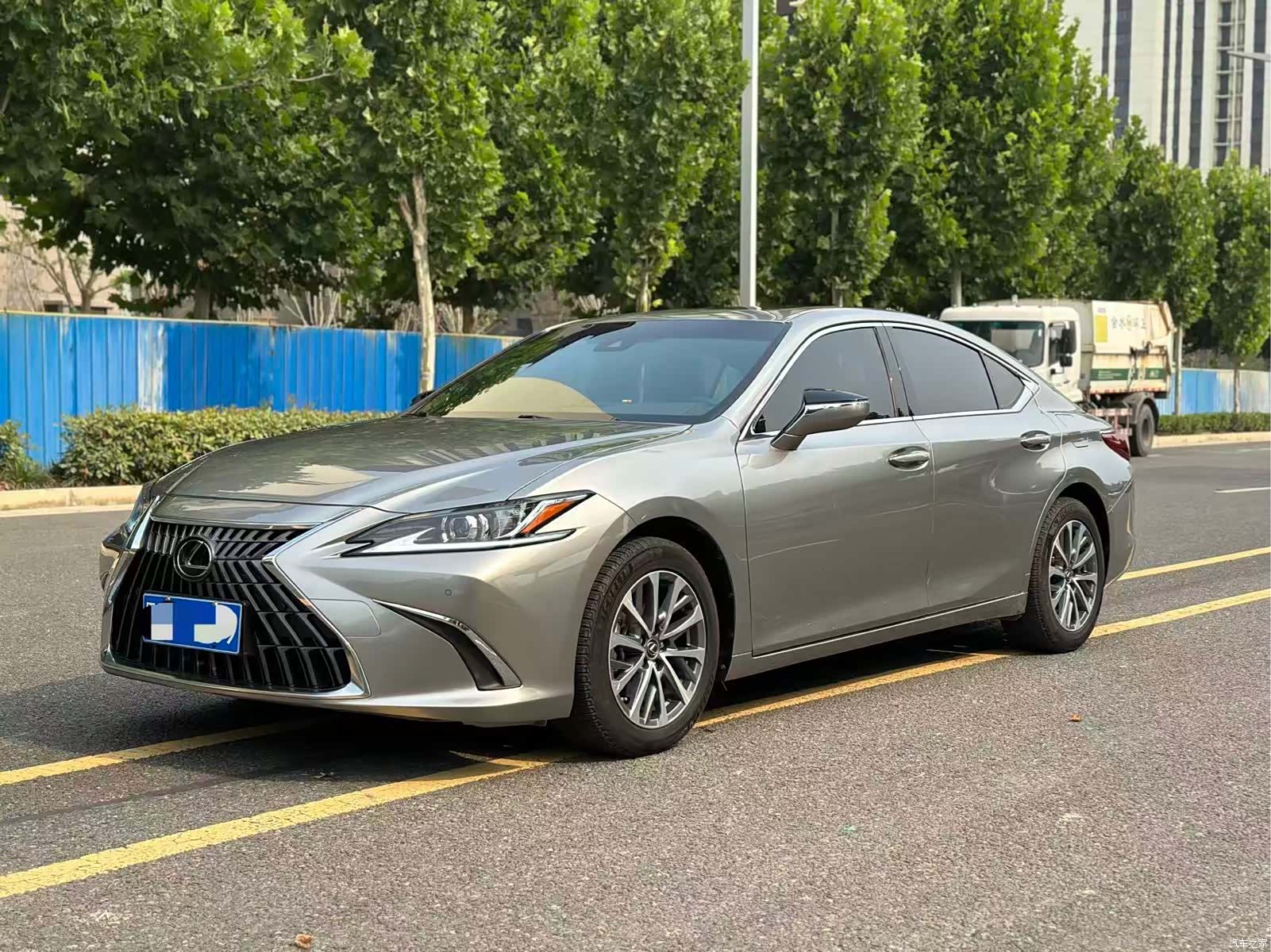 Lexus ES, 2022 1