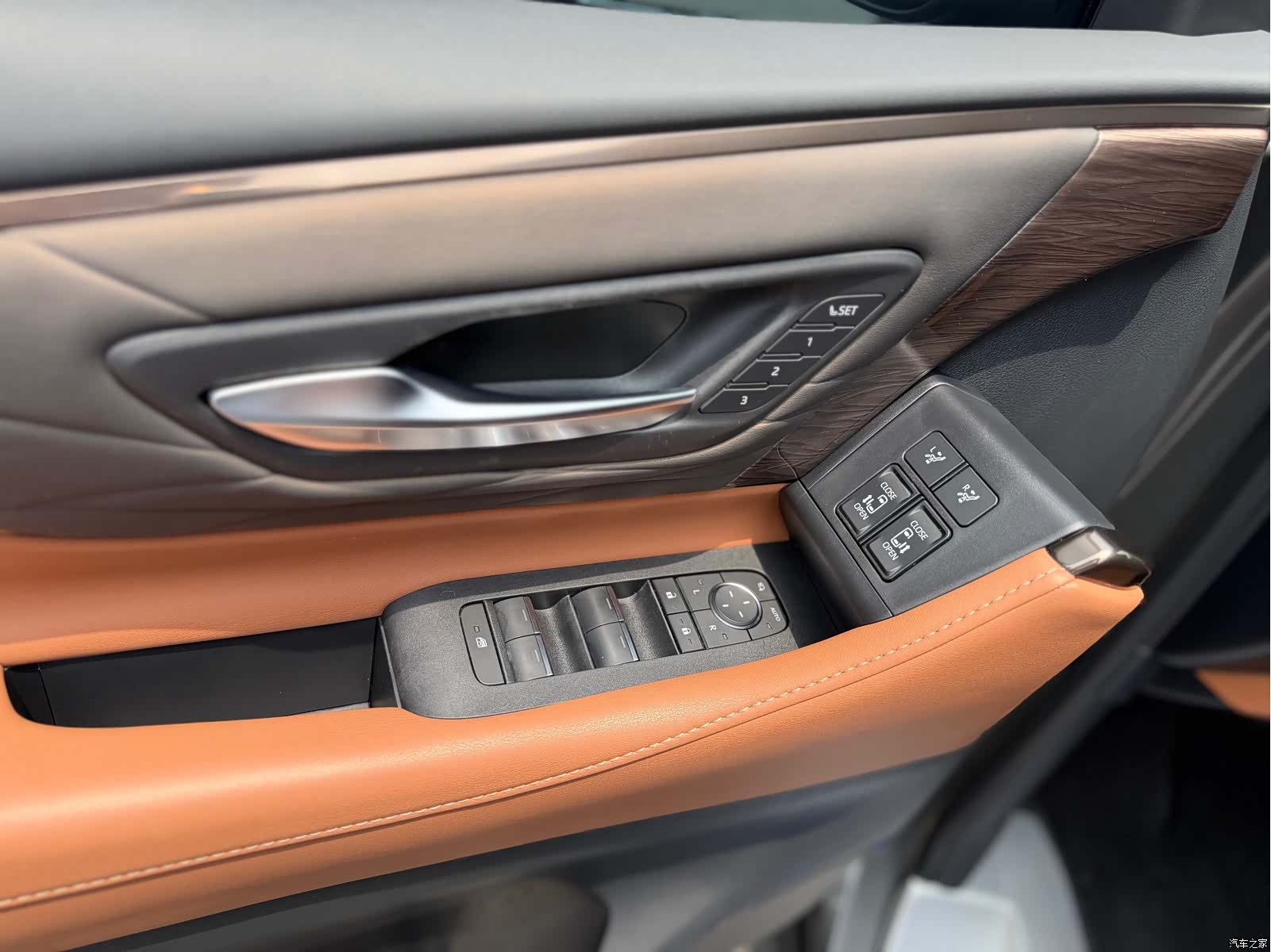 Toyota Vellfire, 2024 22