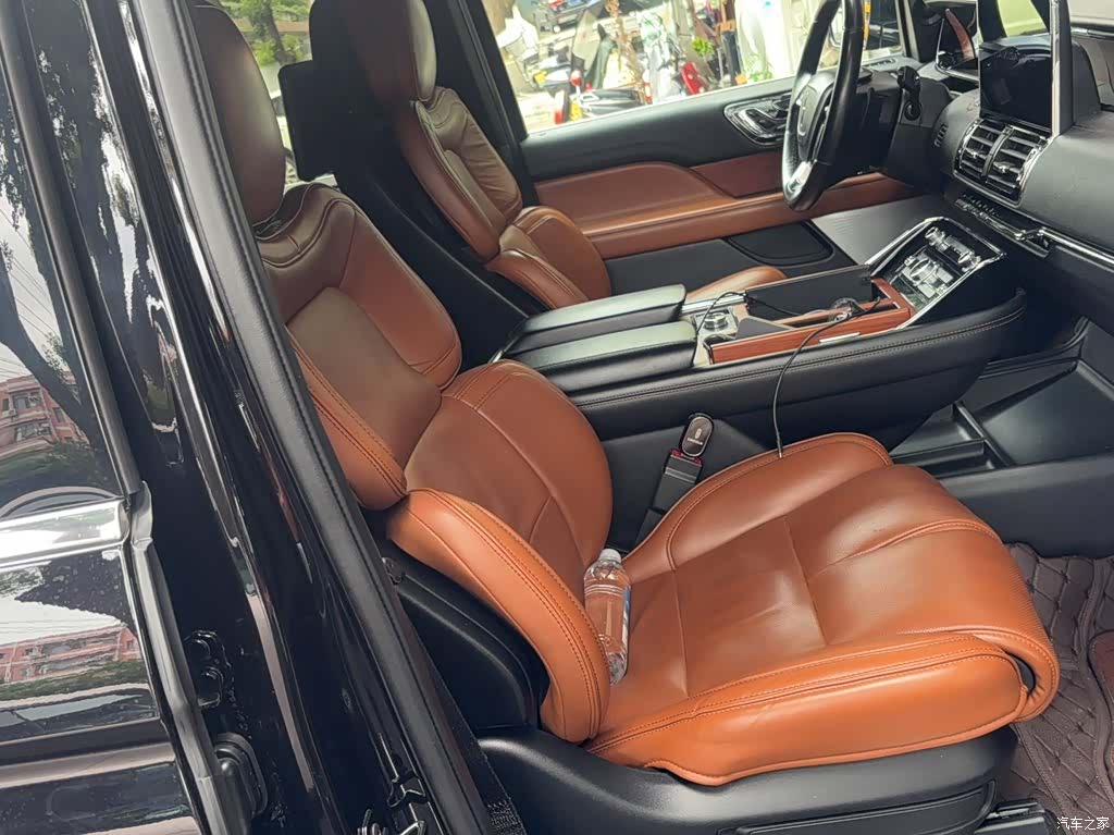 Lincoln Navigator, 2020 8