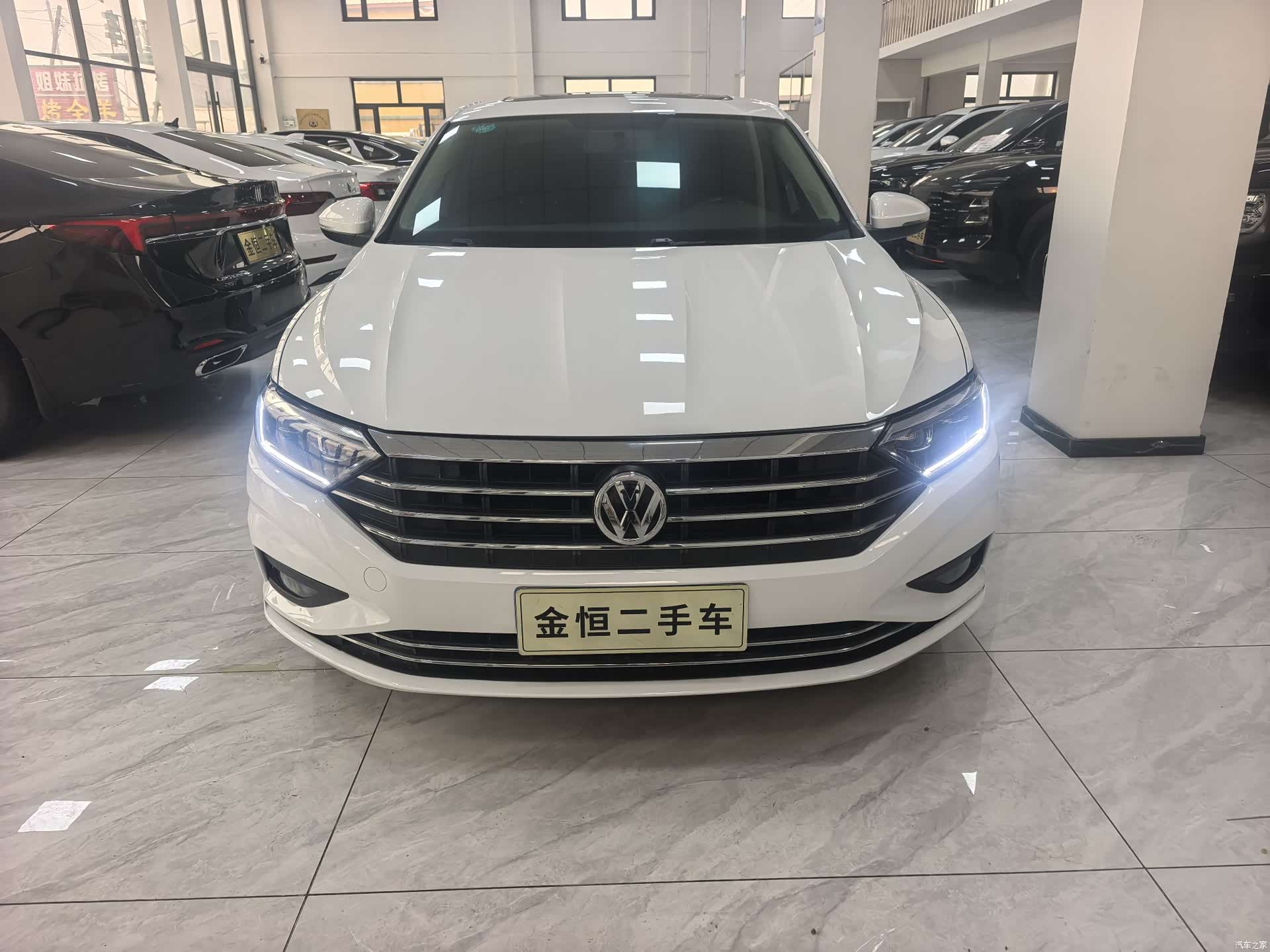Volkswagen Sagitar, 2022 3