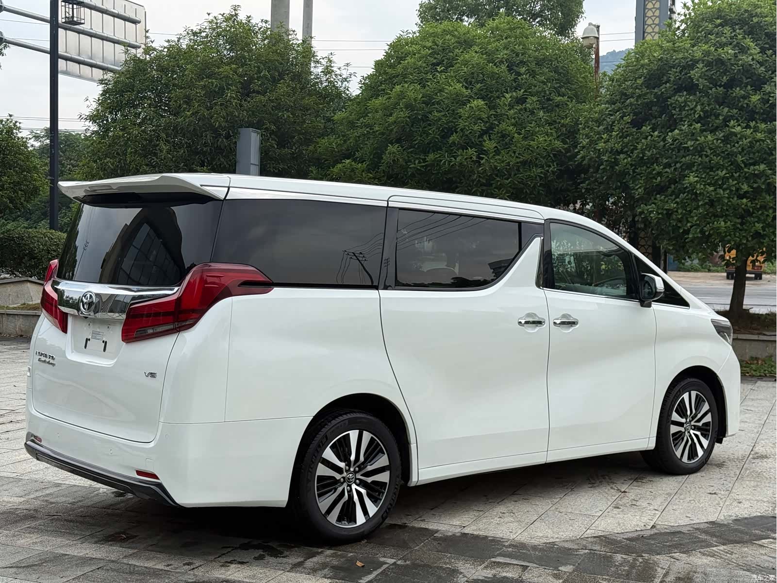 Toyota Alphard, 2018 6