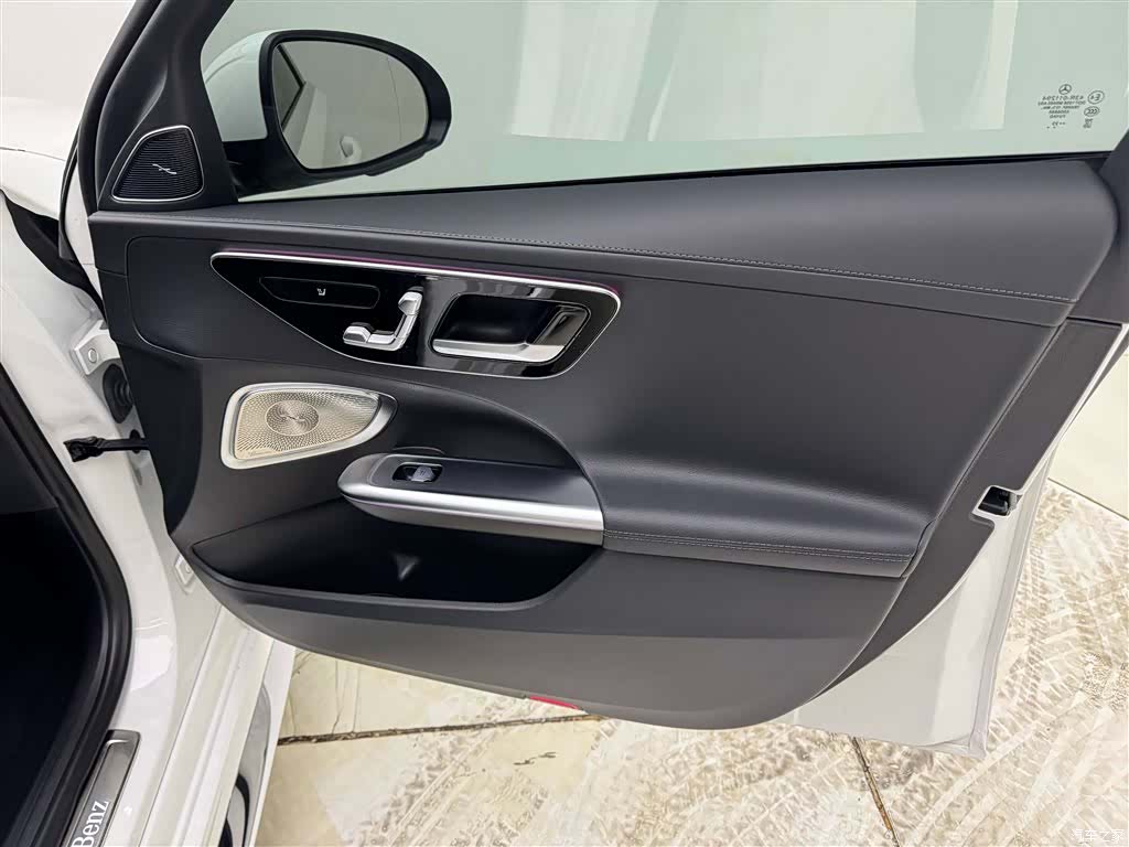 Mercedes-Benz C-Class, 2023 8