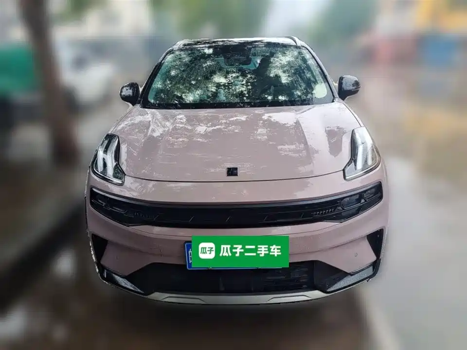 Lynk & Co 06