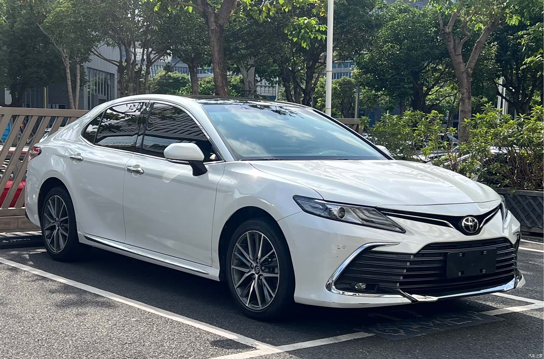 Toyota Camry, 2023 3
