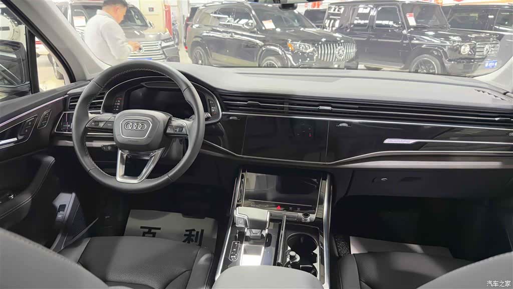 Audi Q7, 2024 6