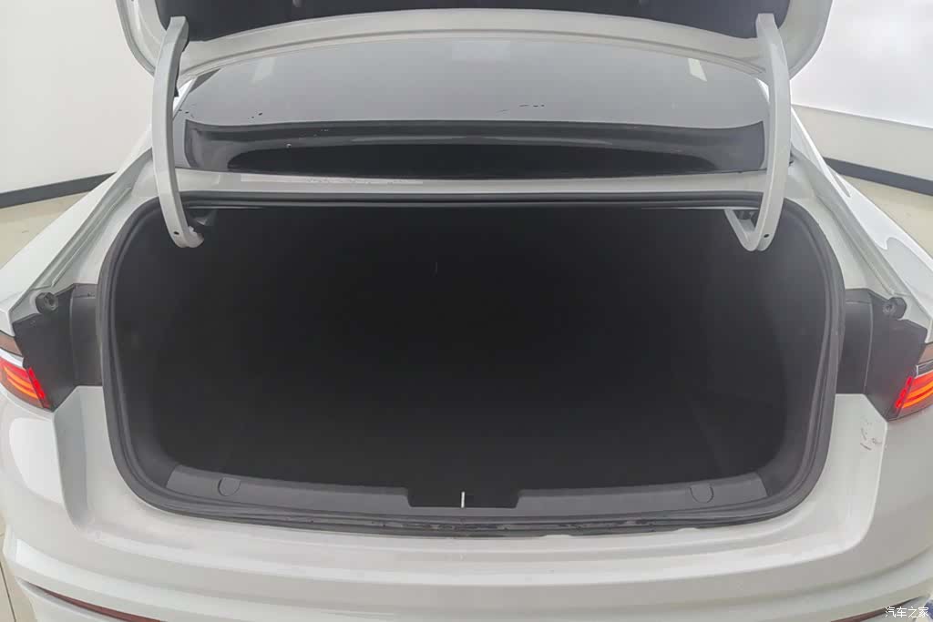 Geely Preface, 2026 4