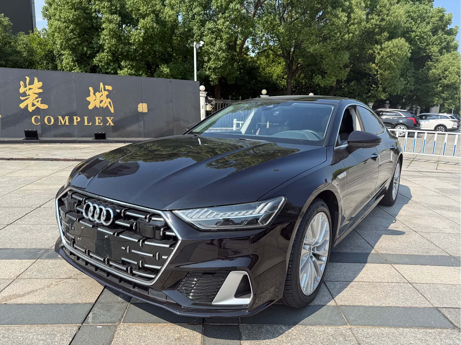 Audi A7L, 2024 1