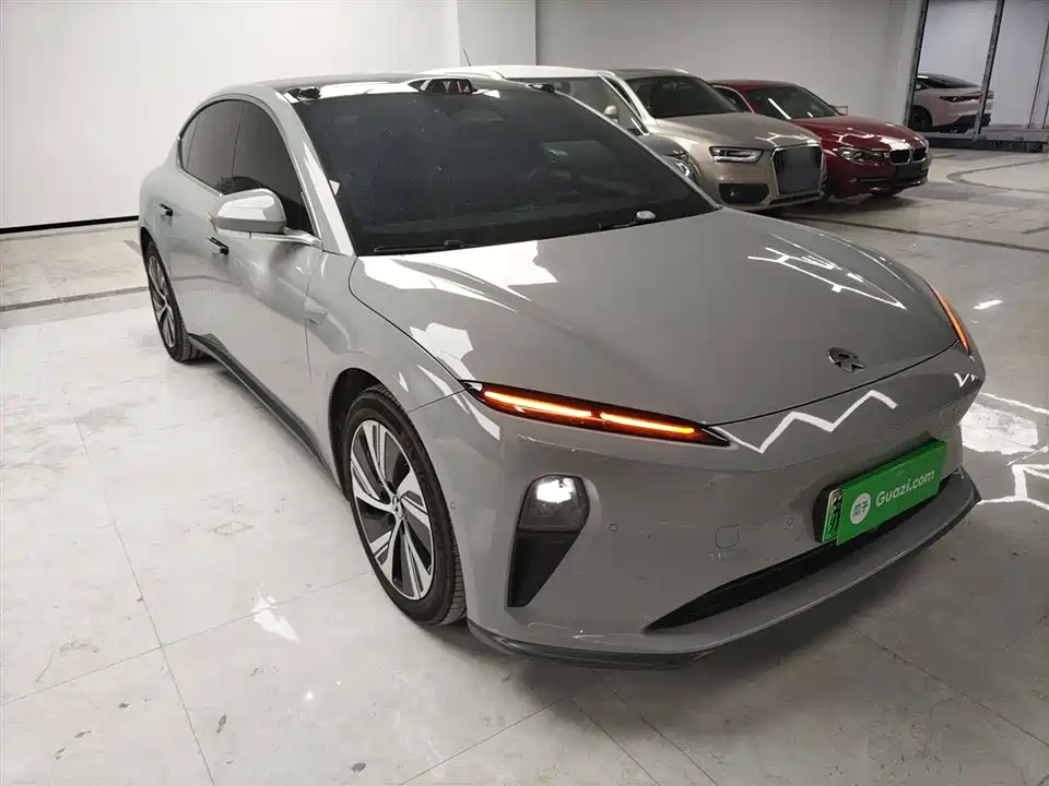 NIO ET5