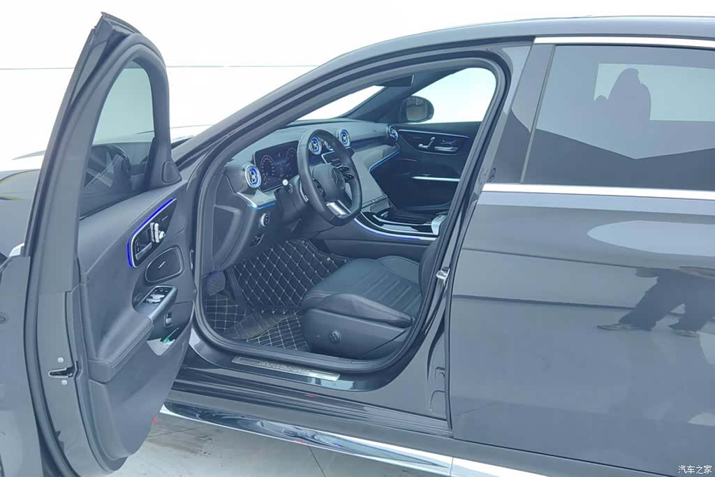 Mercedes-Benz C-Class, 2023 9