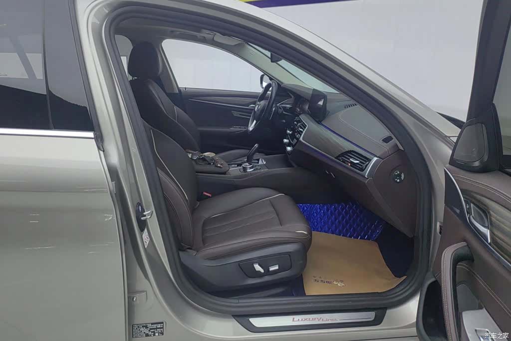 BMW 5 Series, 2023 8