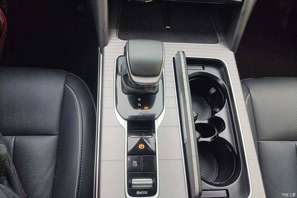 Hongqi HS7, 2024 16