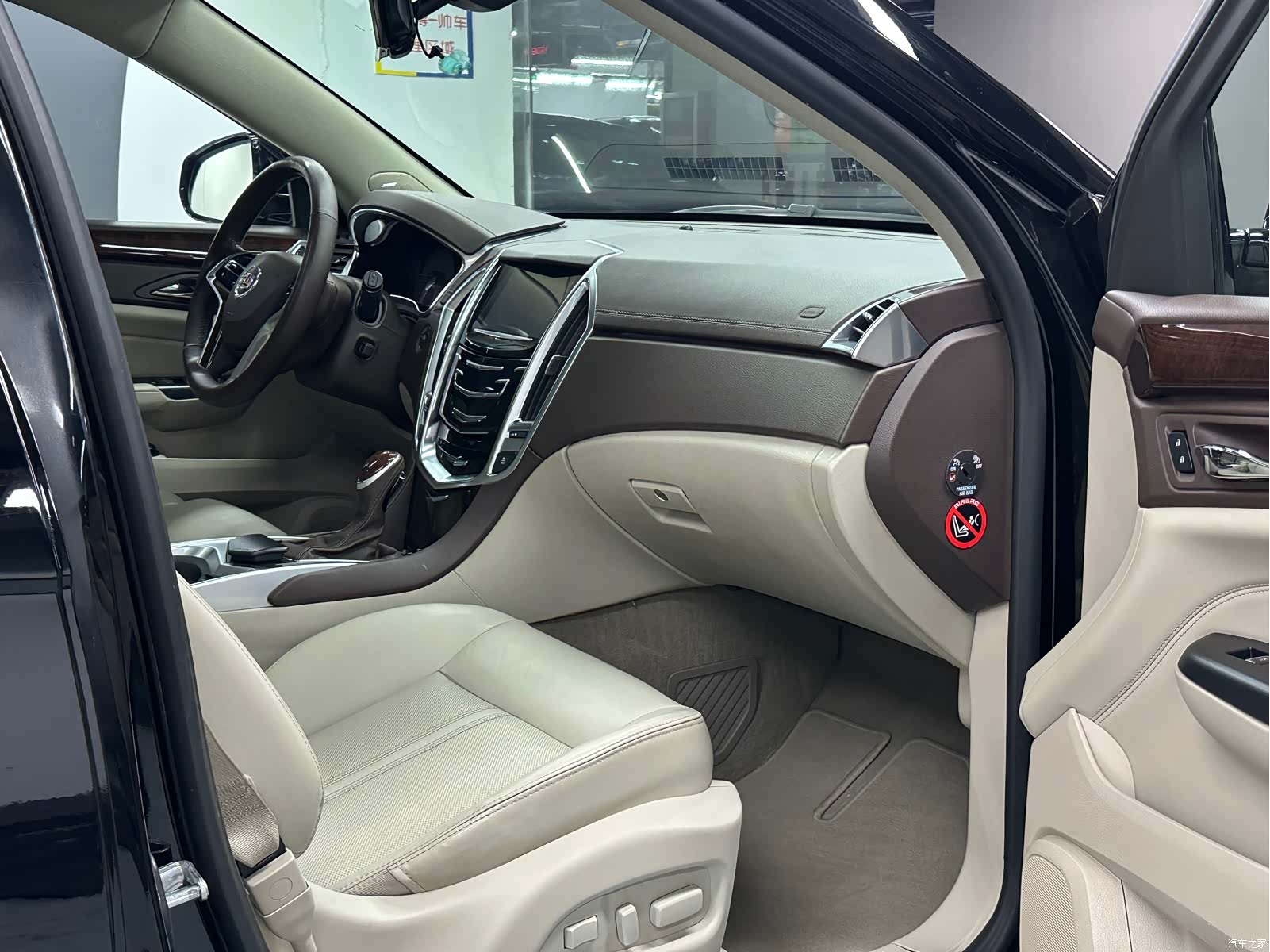 Cadillac SRX, 2016 9