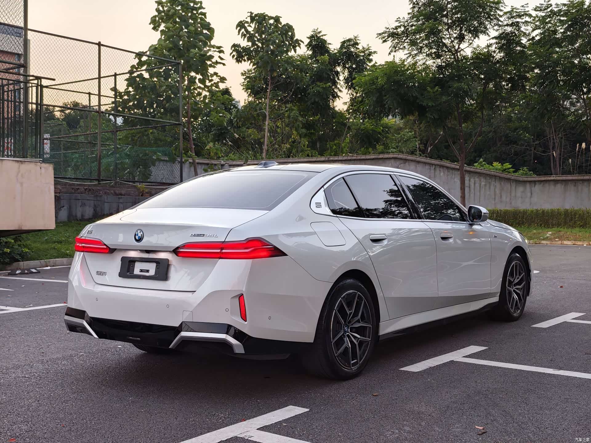 BMW i5, 2024 16
