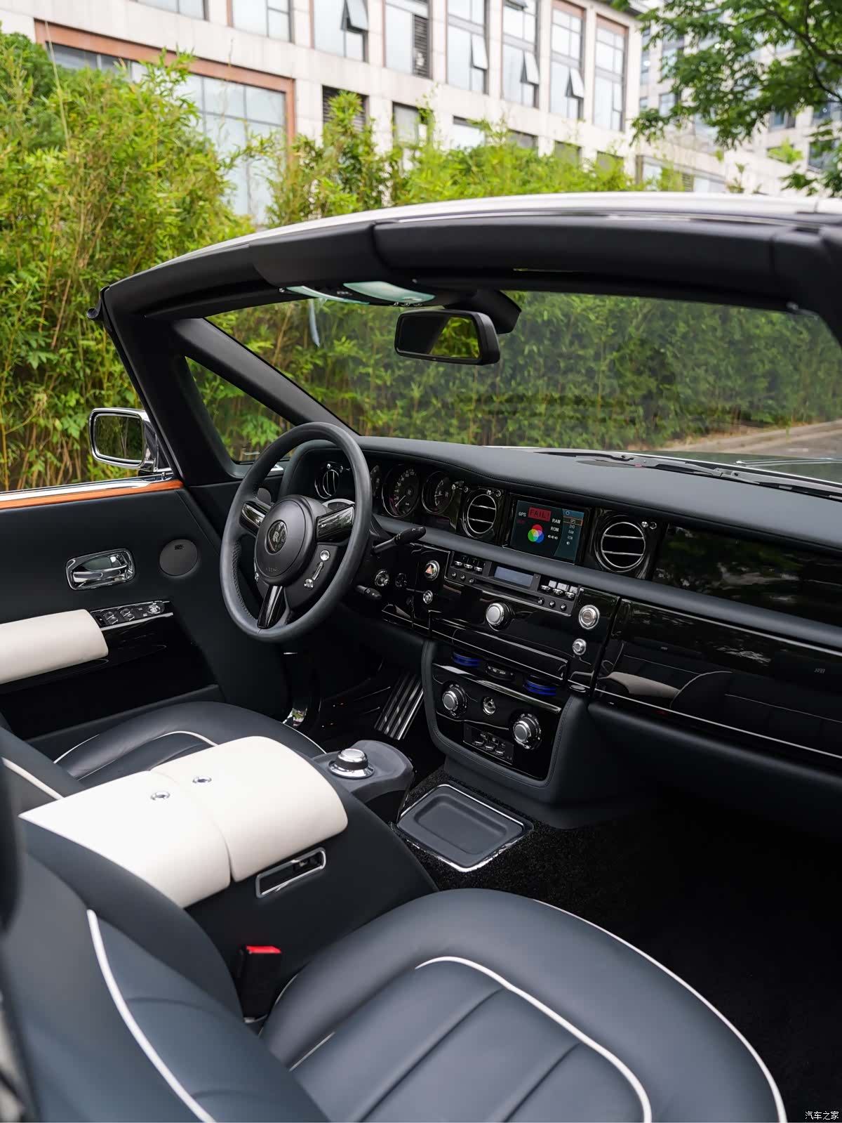Rolls-Royce Phantom, 2008 17