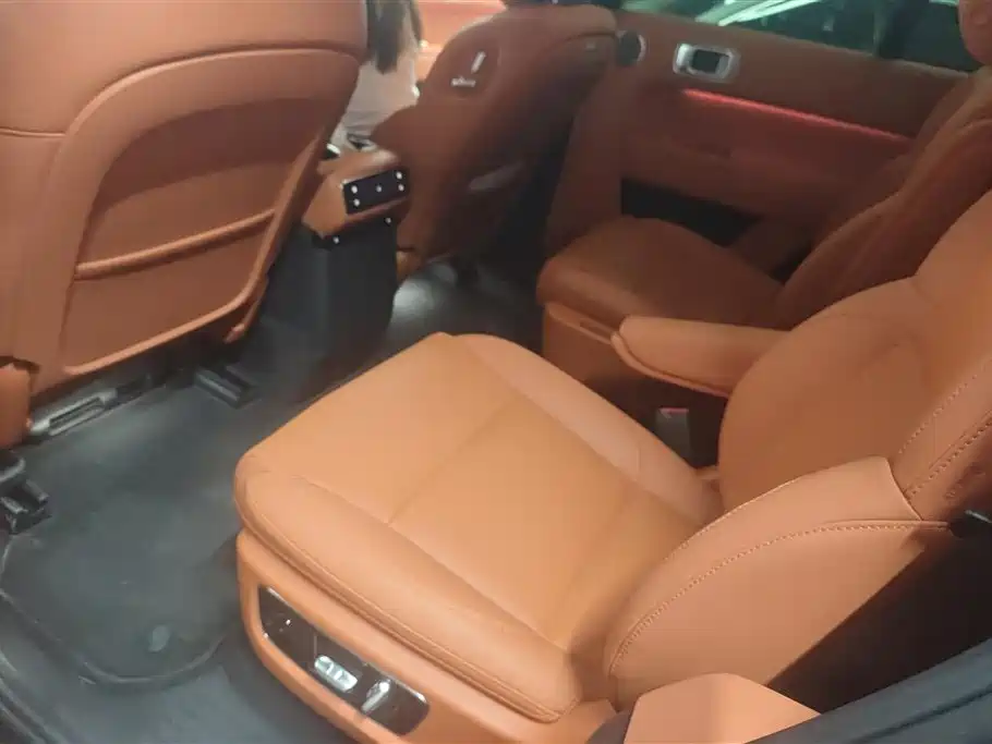 Li Auto Ideal L8