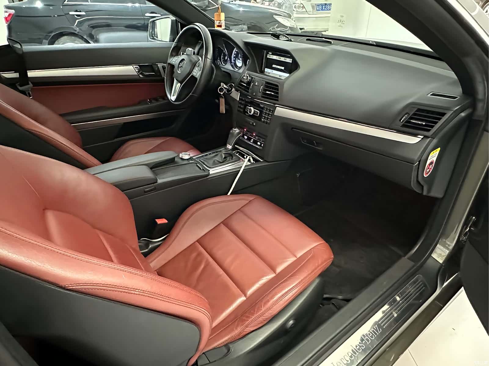 Mercedes-Benz E-Class, 2011 4
