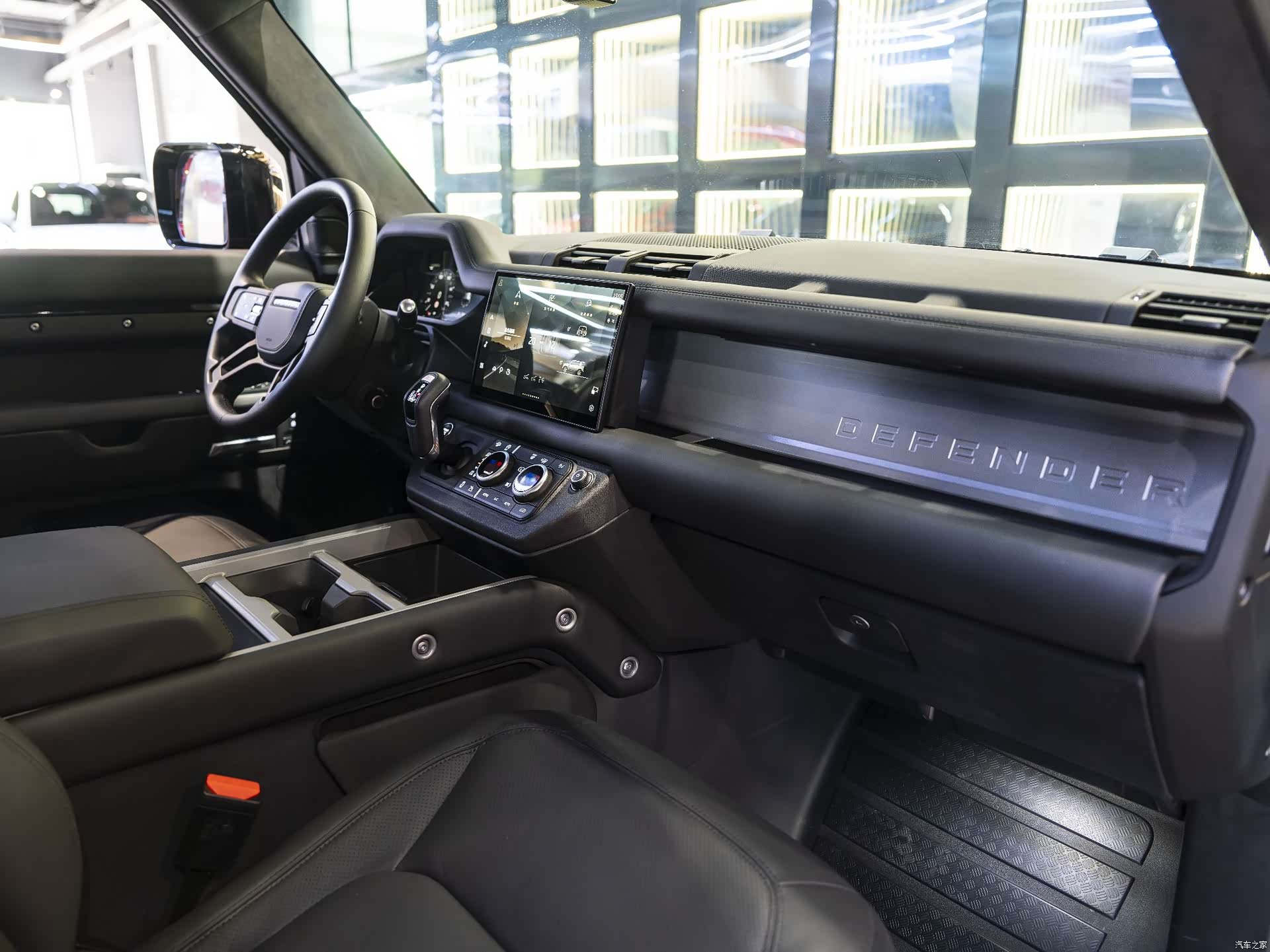 Land Rover Defender, 2025 17