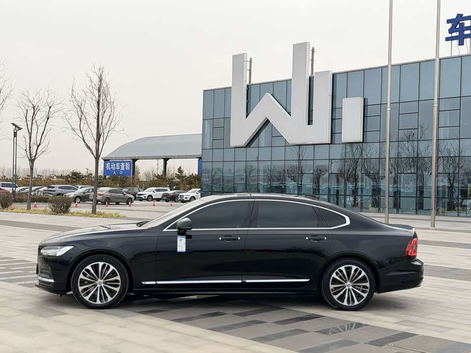 Volvo S90