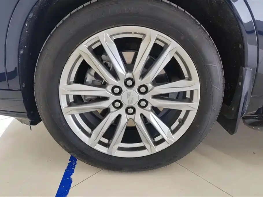 Cadillac XT6