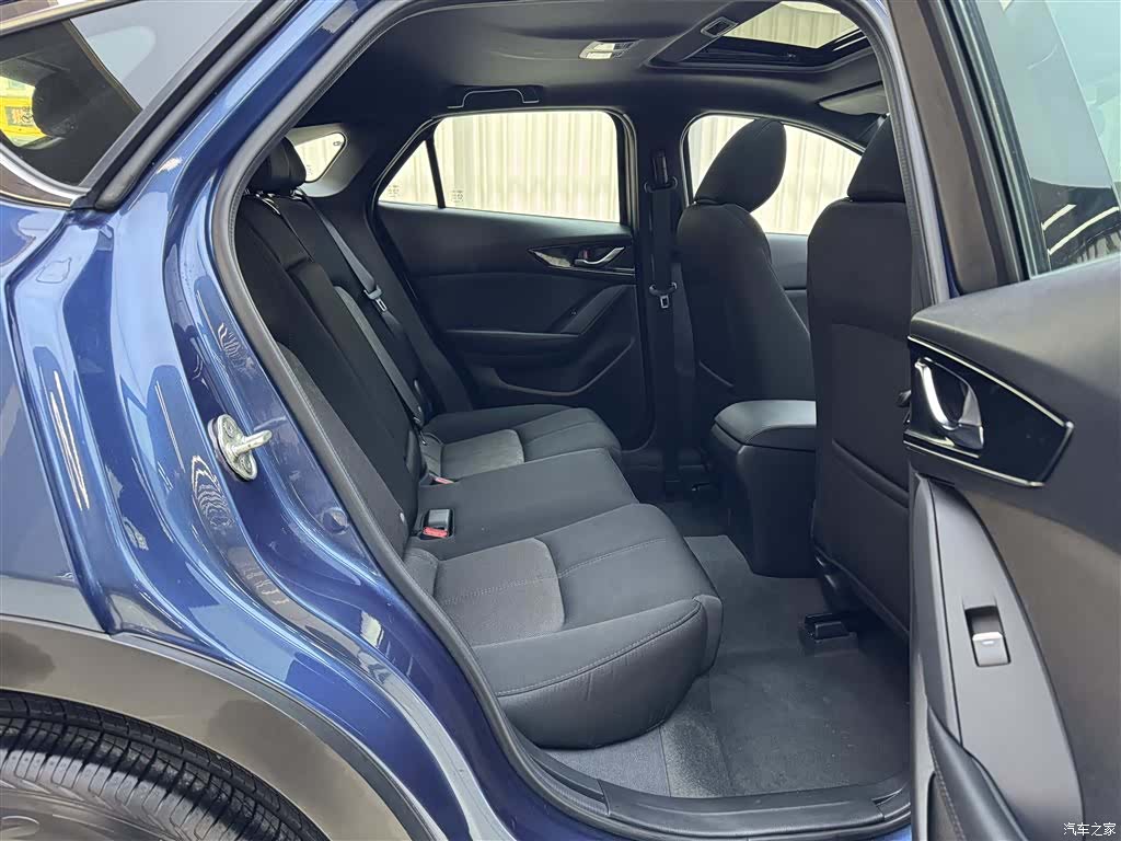 Mazda CX-4, 2022 12