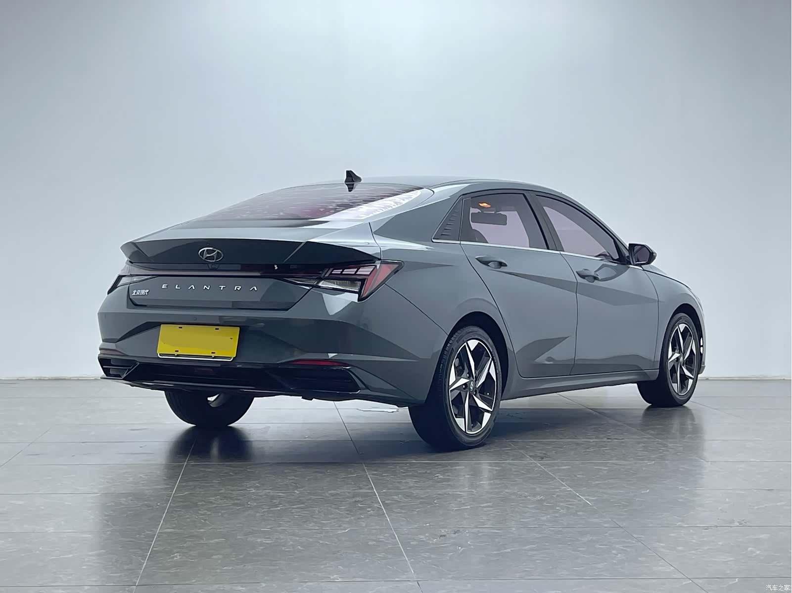 Hyundai Elantra, 2021 4