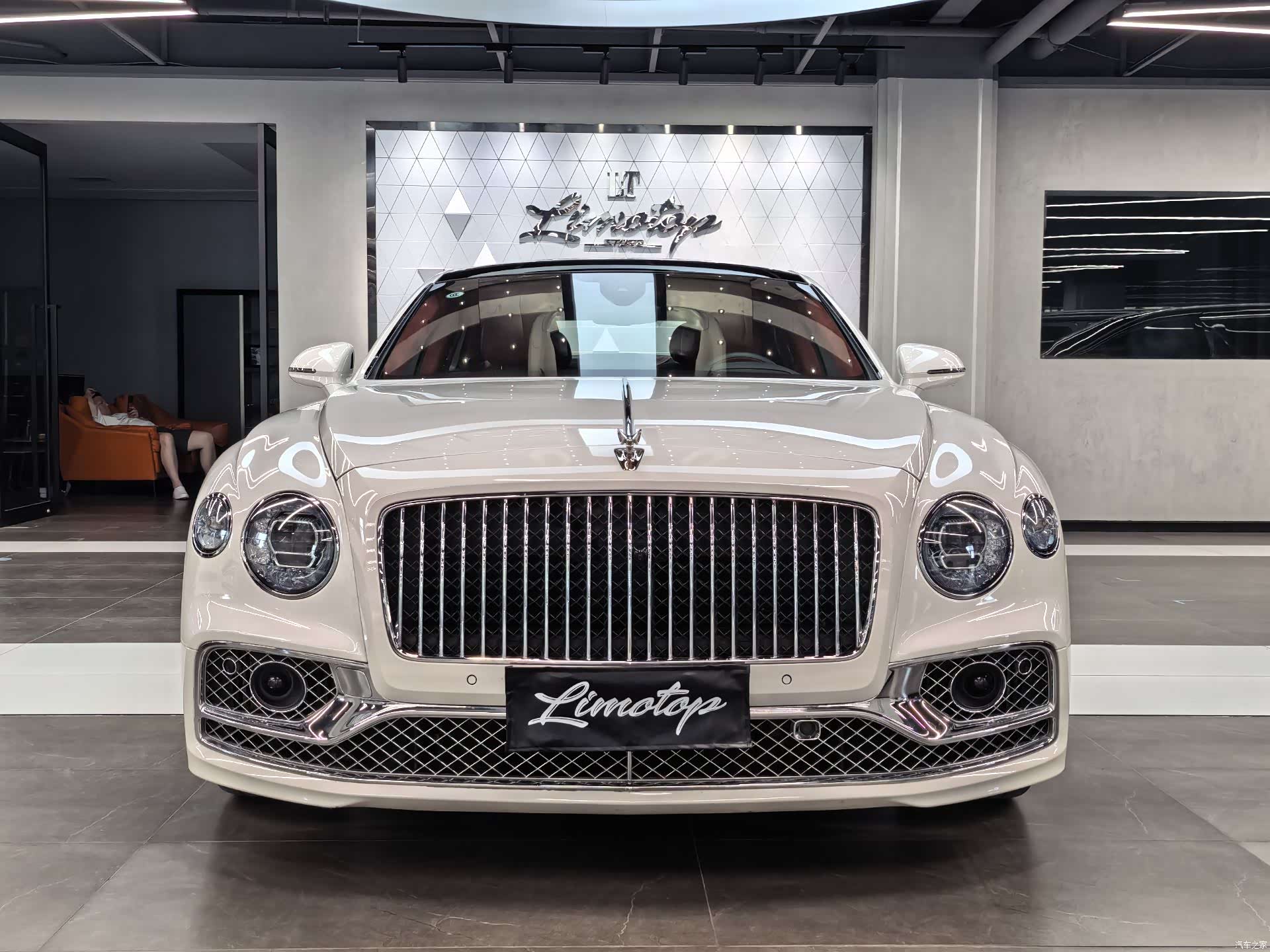 Bentley Flying Spur, 2022 2
