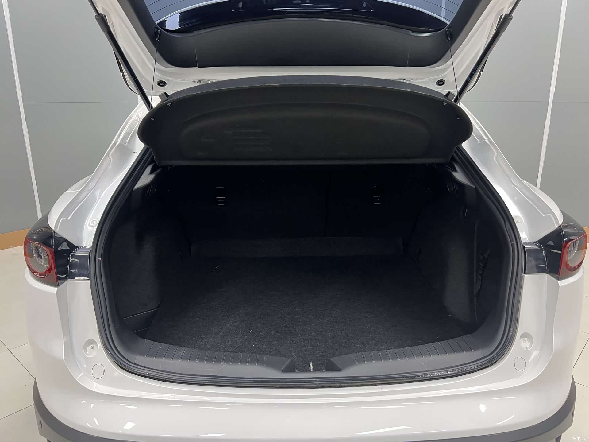 Mazda CX-4, 2023 19