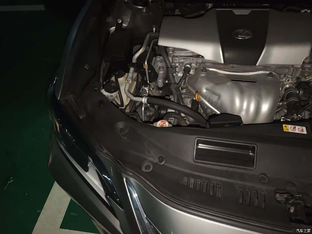 Lexus ES, 2019 21