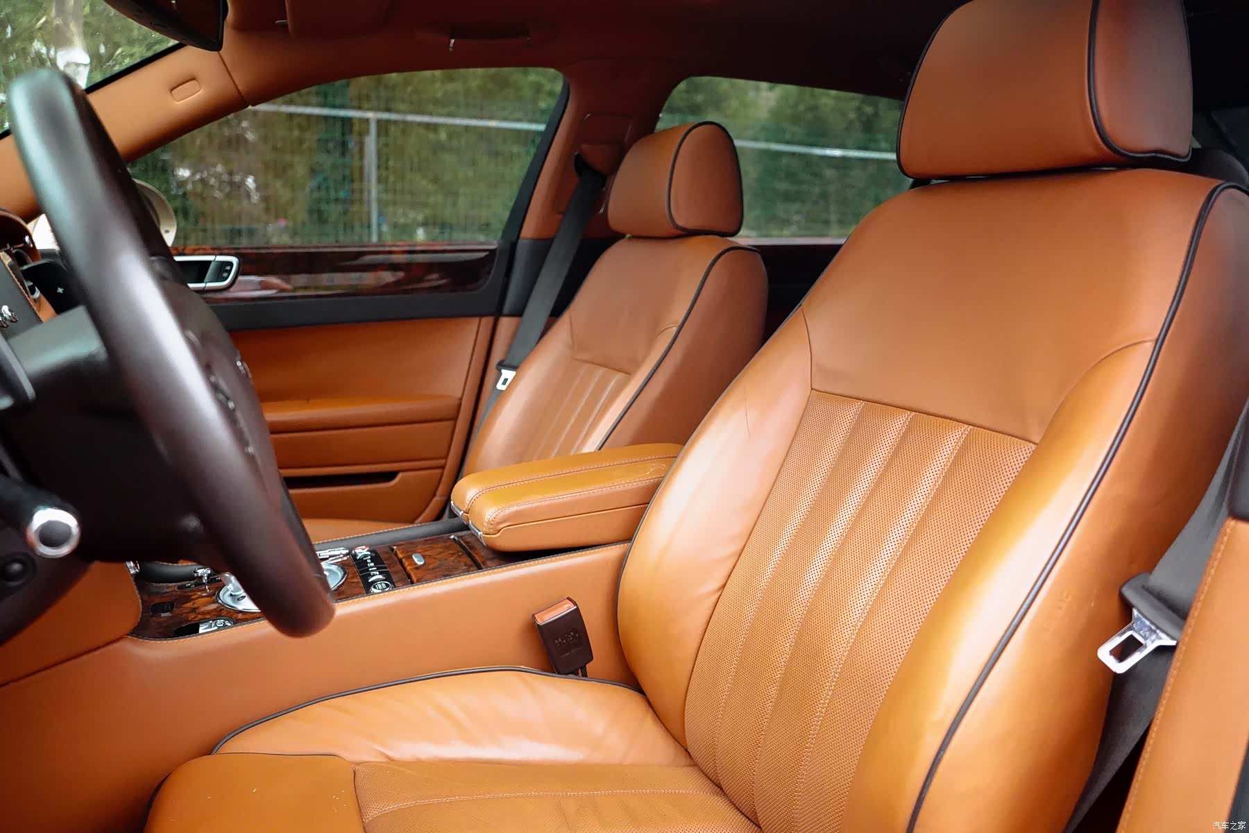 Bentley Flying Spur, 2013 7