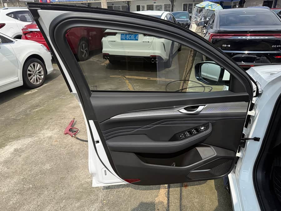 Geely Preface 2025, фото 4