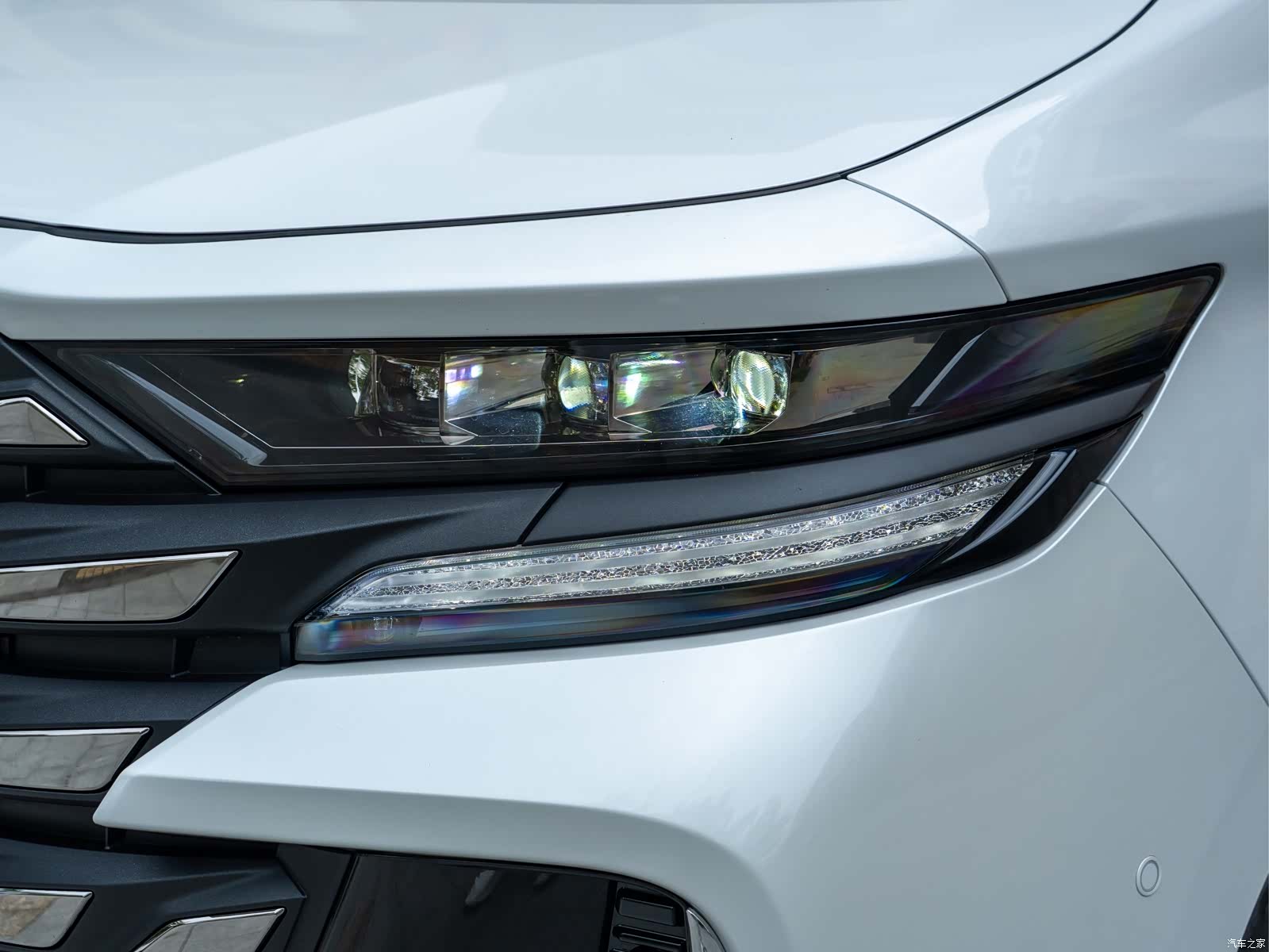 Toyota Vellfire, 2023 13