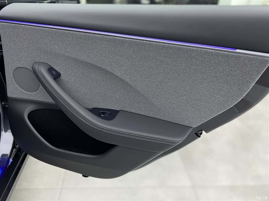 Tesla Model 3, 2025 21