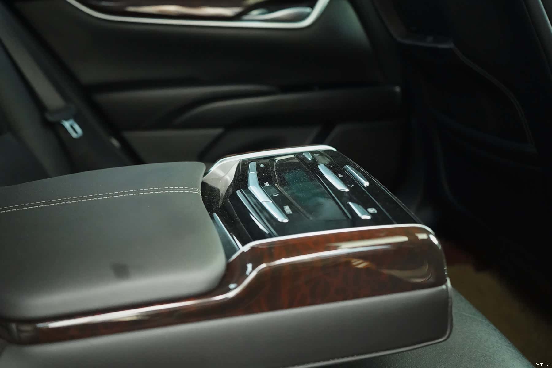 Cadillac XTS, 2013 30