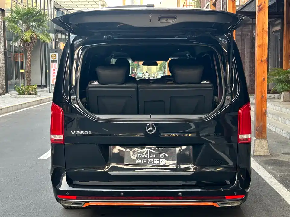 Mercedes-Benz V-class