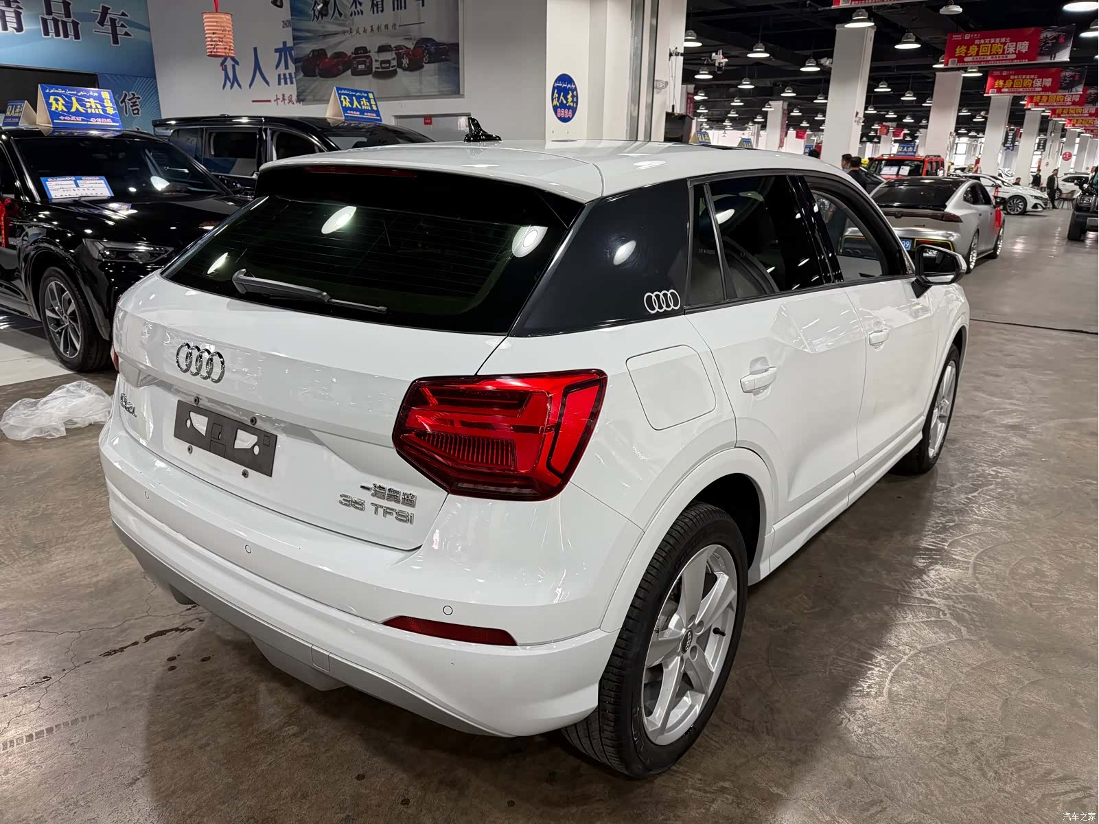 Audi Q2L, 2020 9