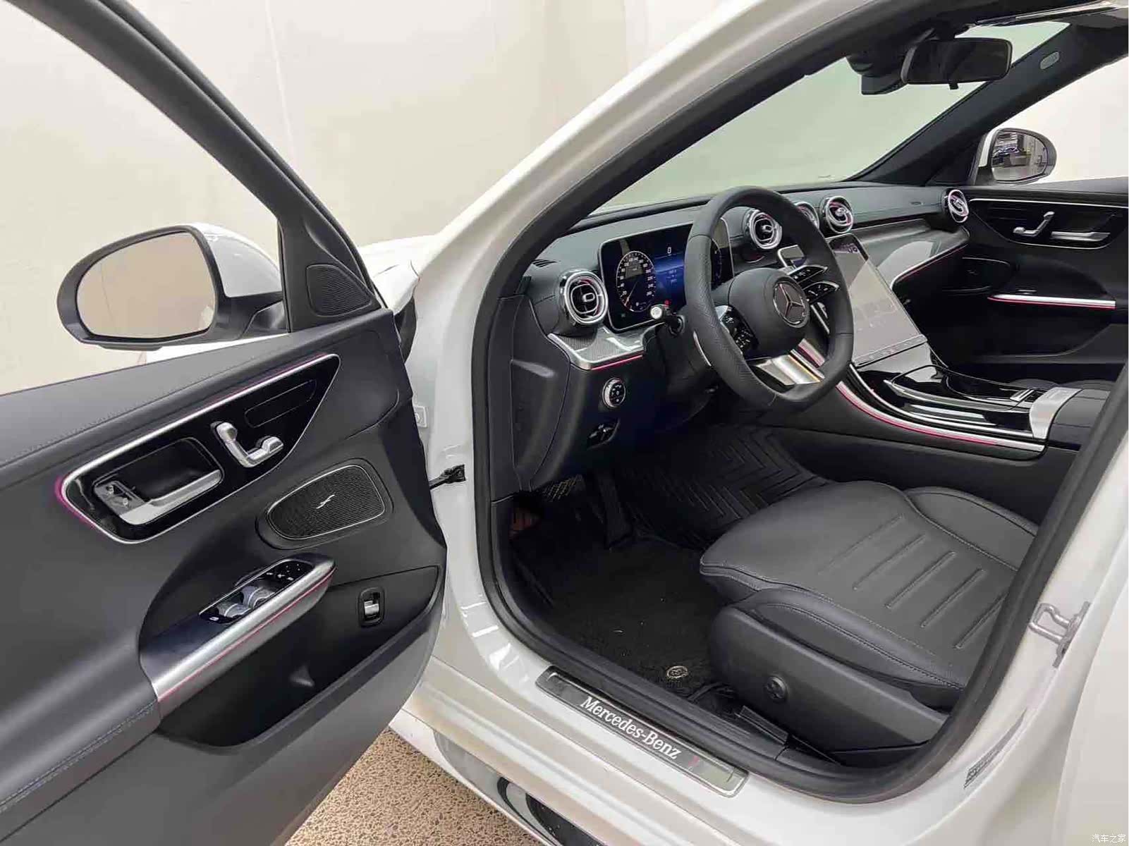 Mercedes-Benz C-Class, 2024 8