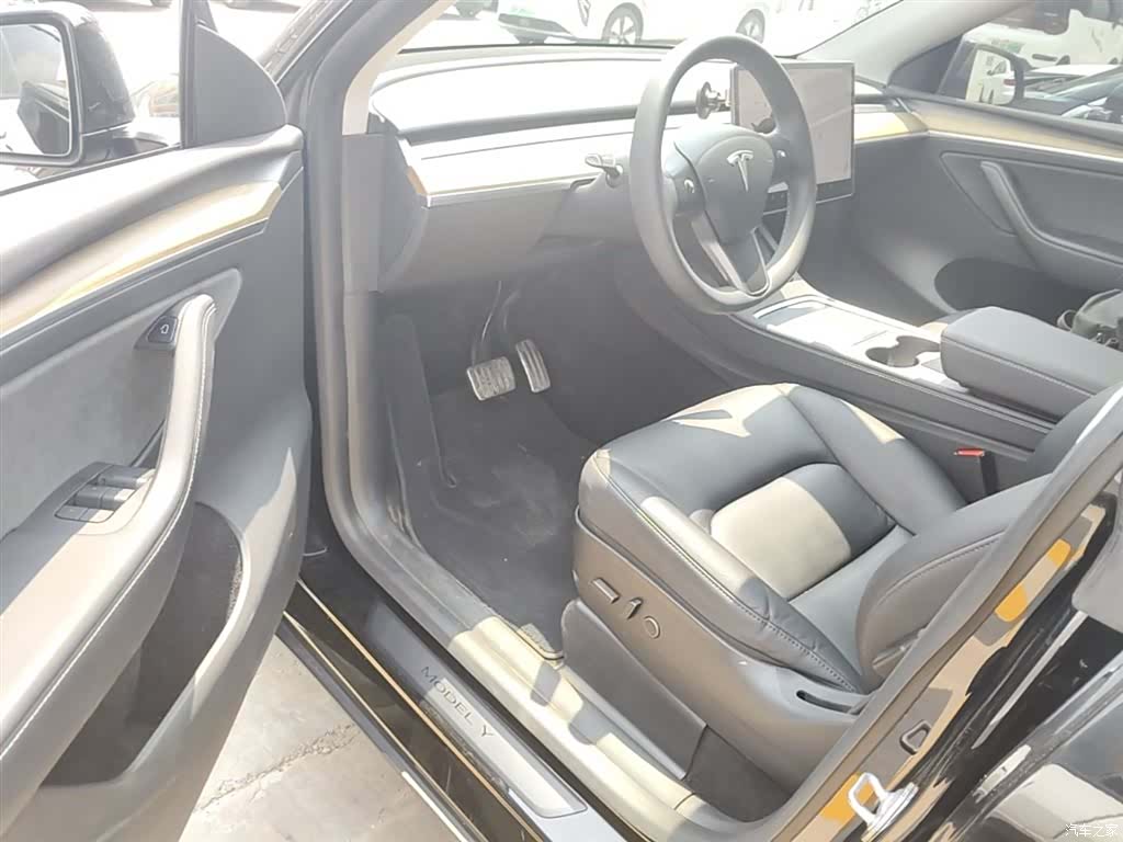 Tesla Model Y, 2022 16