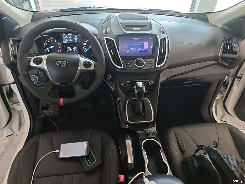 Ford Kuga, 2014 10