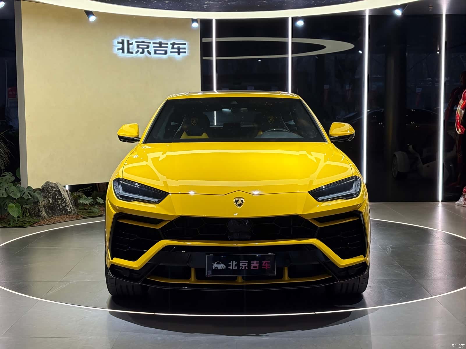 Lamborghini Urus, 2019 2