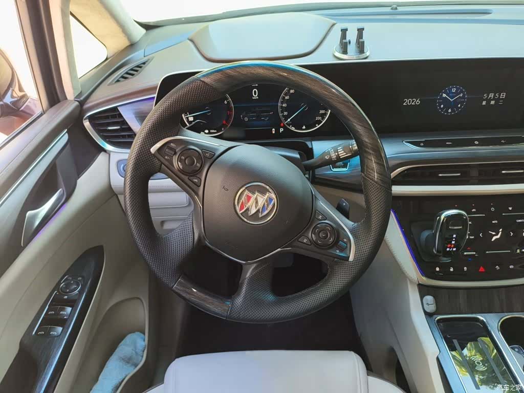 Buick GL8, 2021 3
