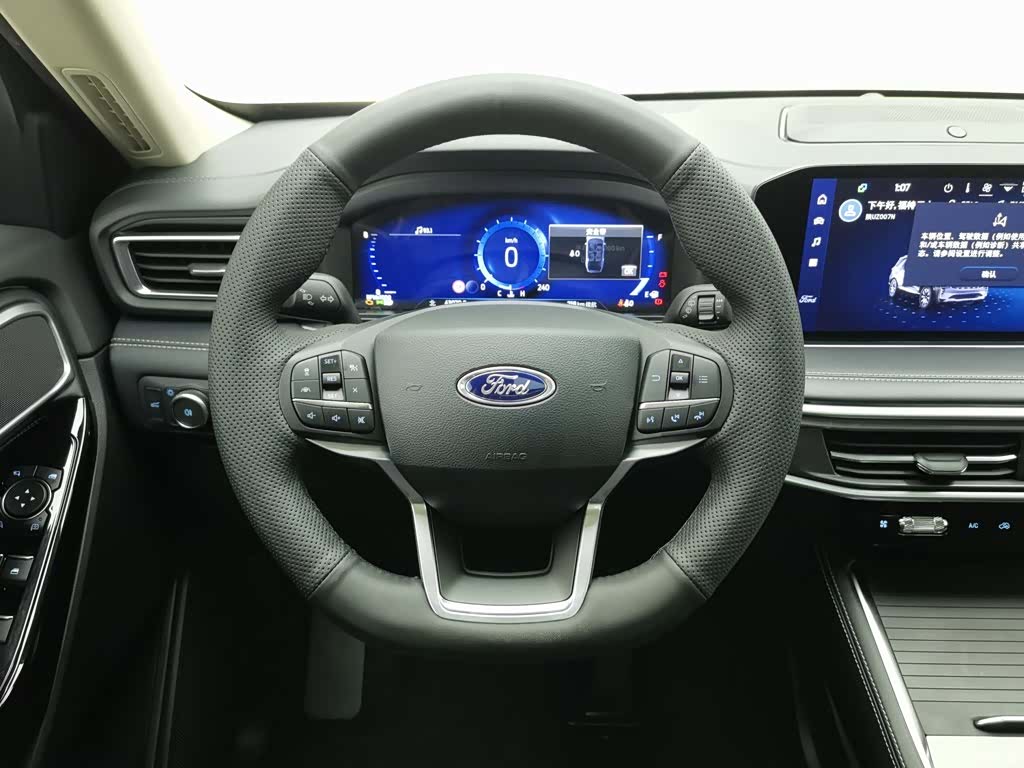 Ford Explorer, 2022 11