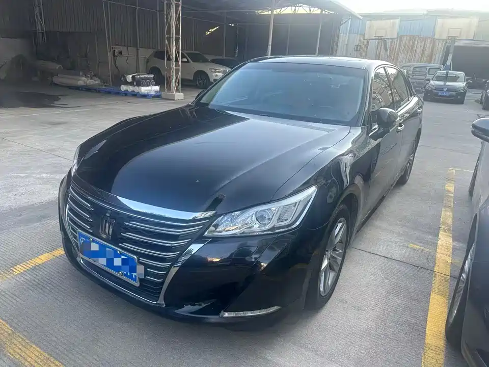Toyota crown
