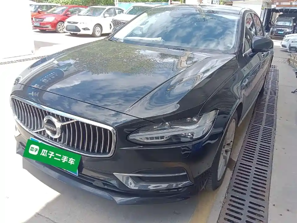Volvo S90