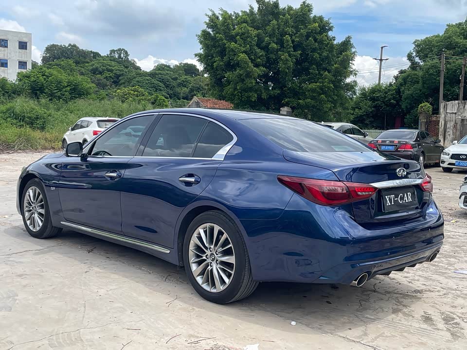 Infiniti Q50L