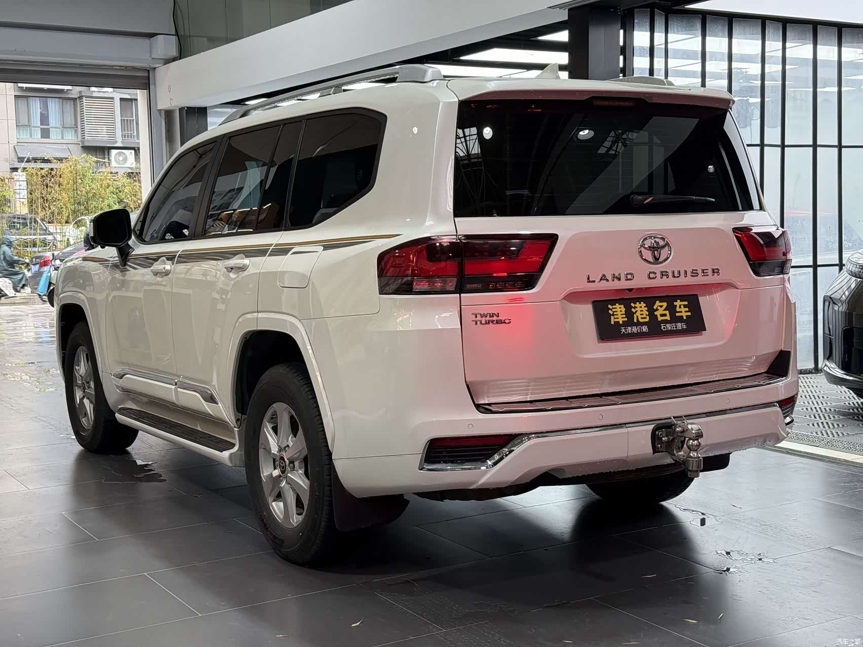 Toyota Land Cruiser, 2023 3