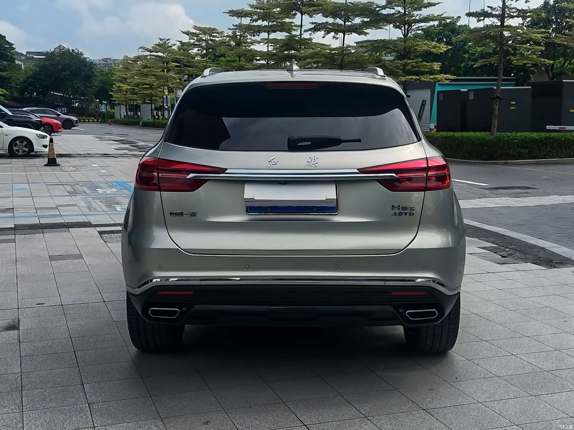 Hongqi HS5, 2021 3