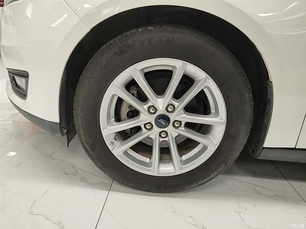 Ford Focus, 2019 23