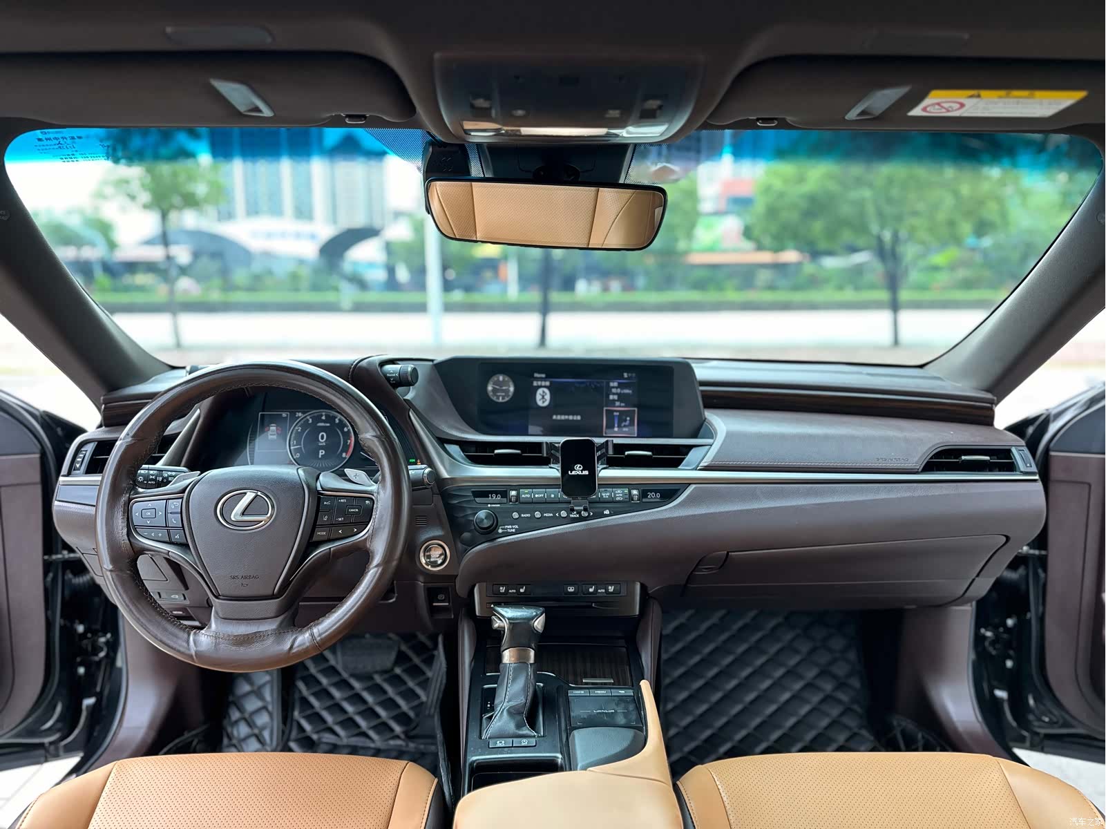 Lexus ES, 2019 10