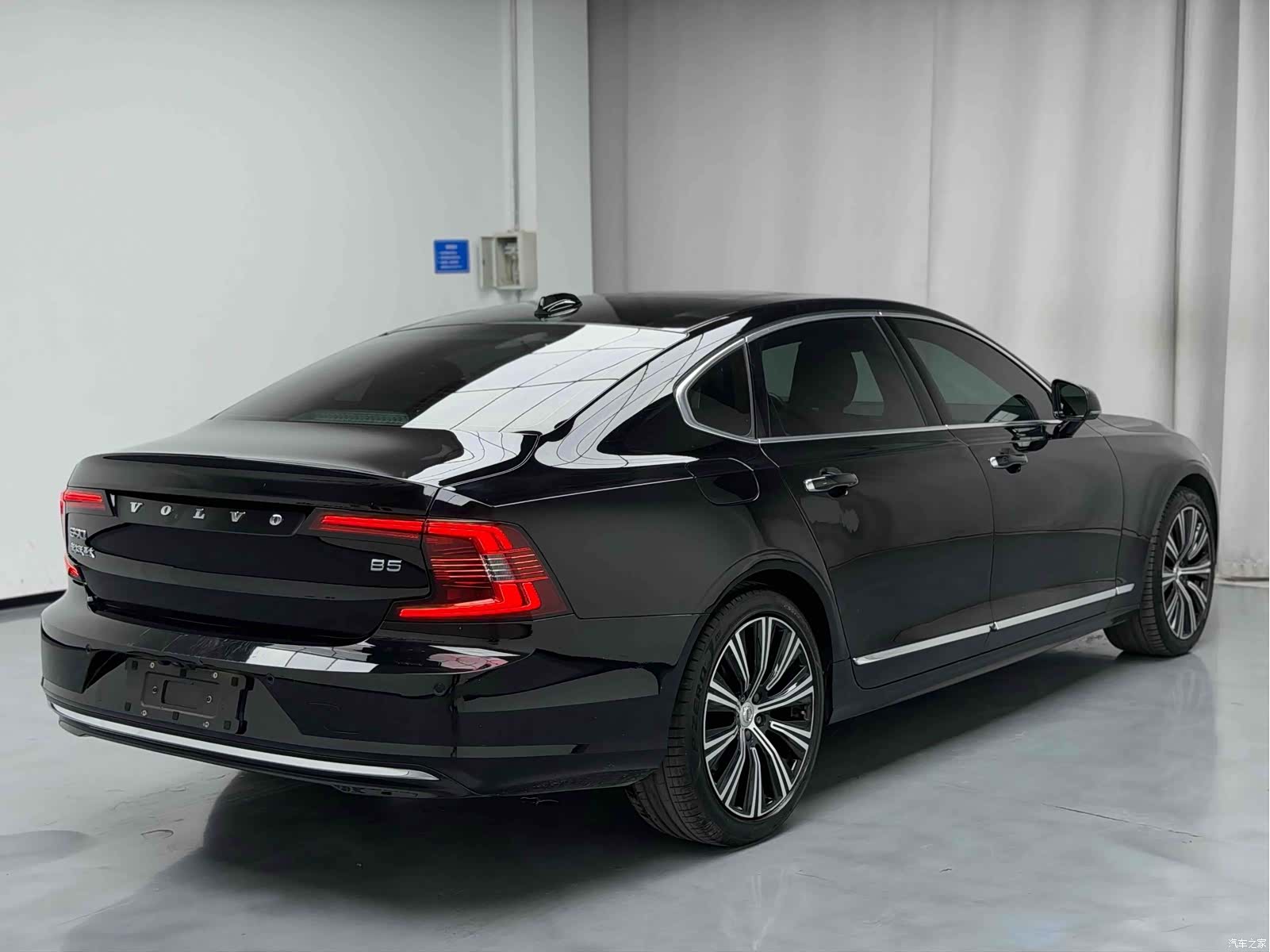 Volvo S90, 2023 4